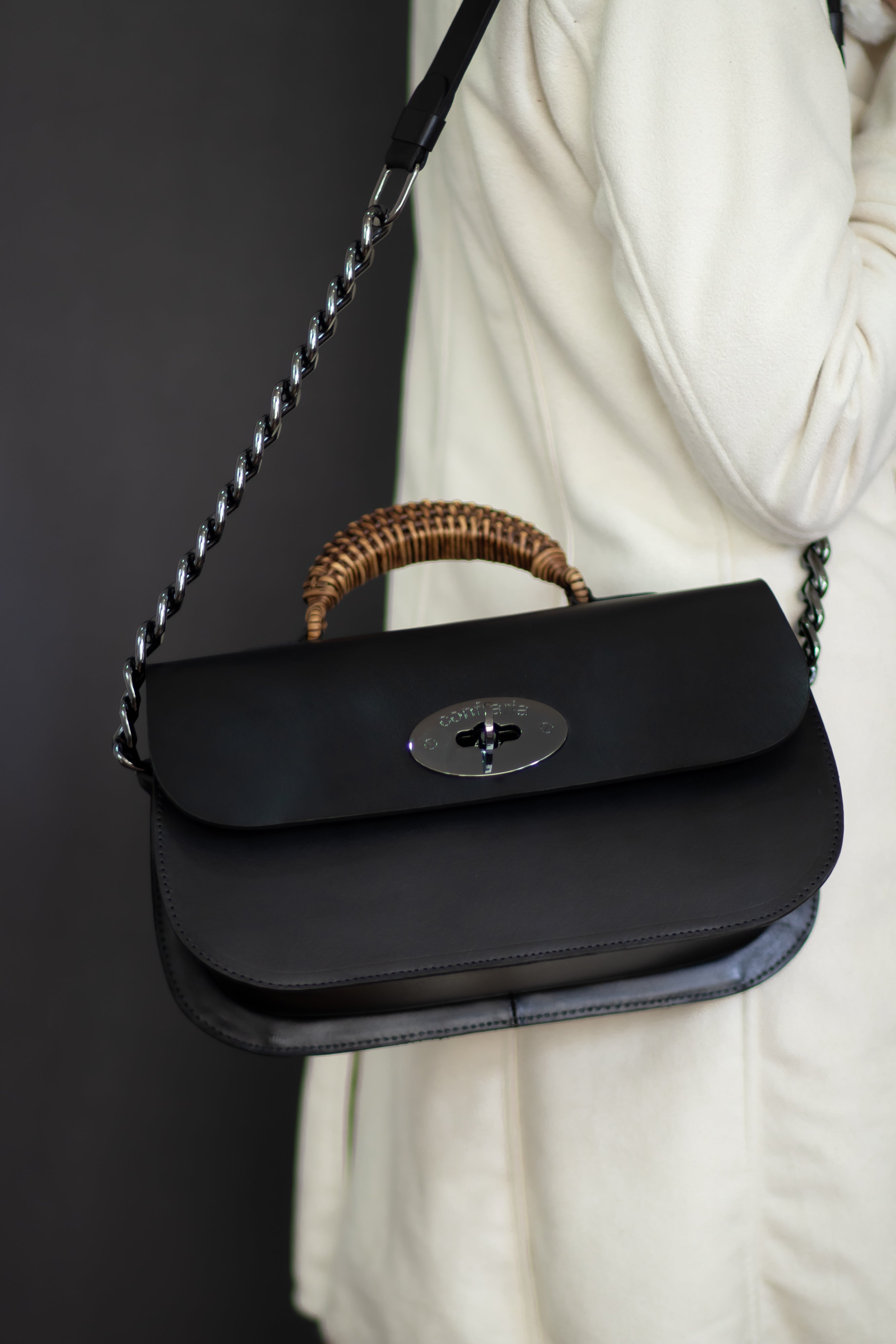 Bolsa Antônia Preta