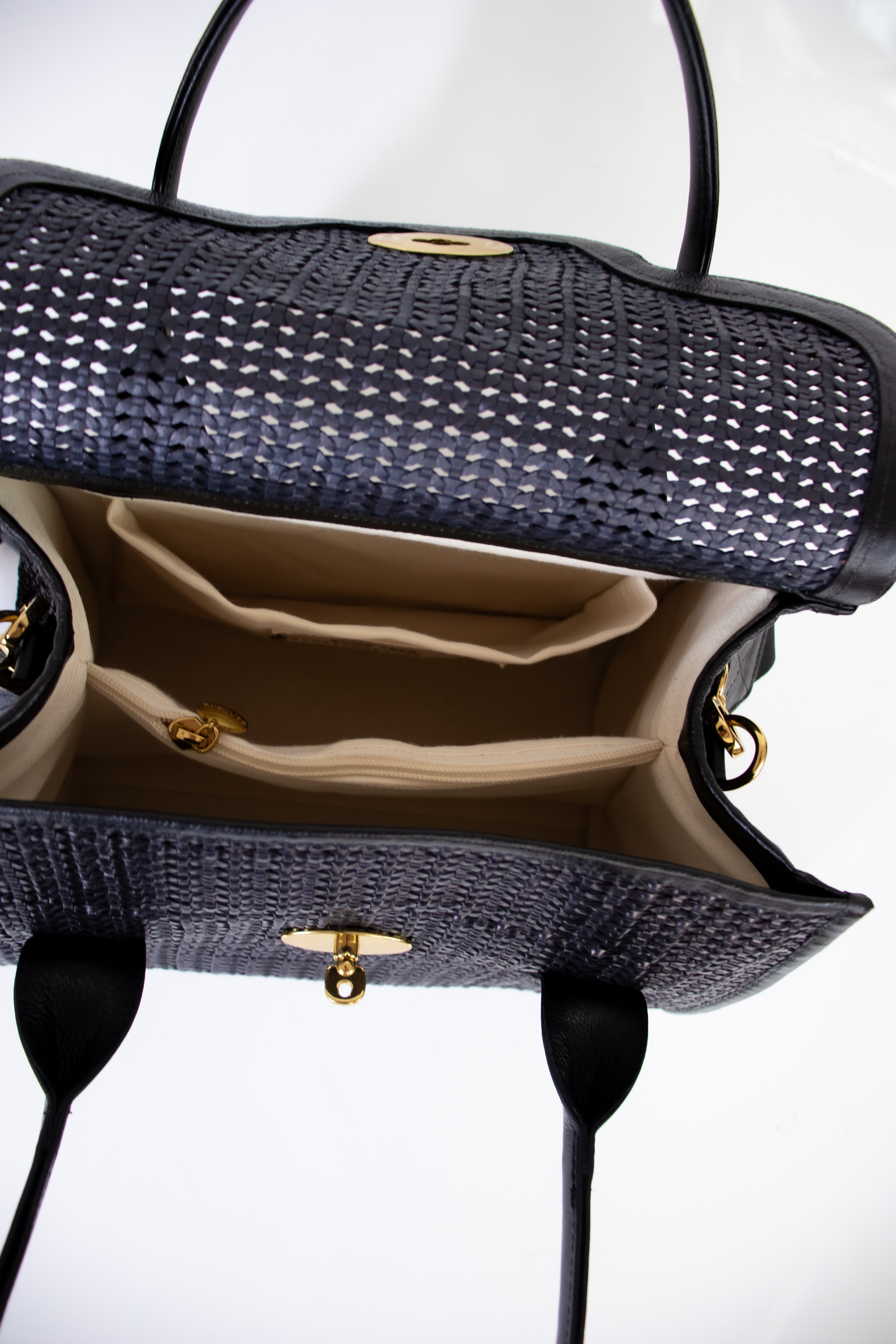 Bolsa Nekka Medium Preta