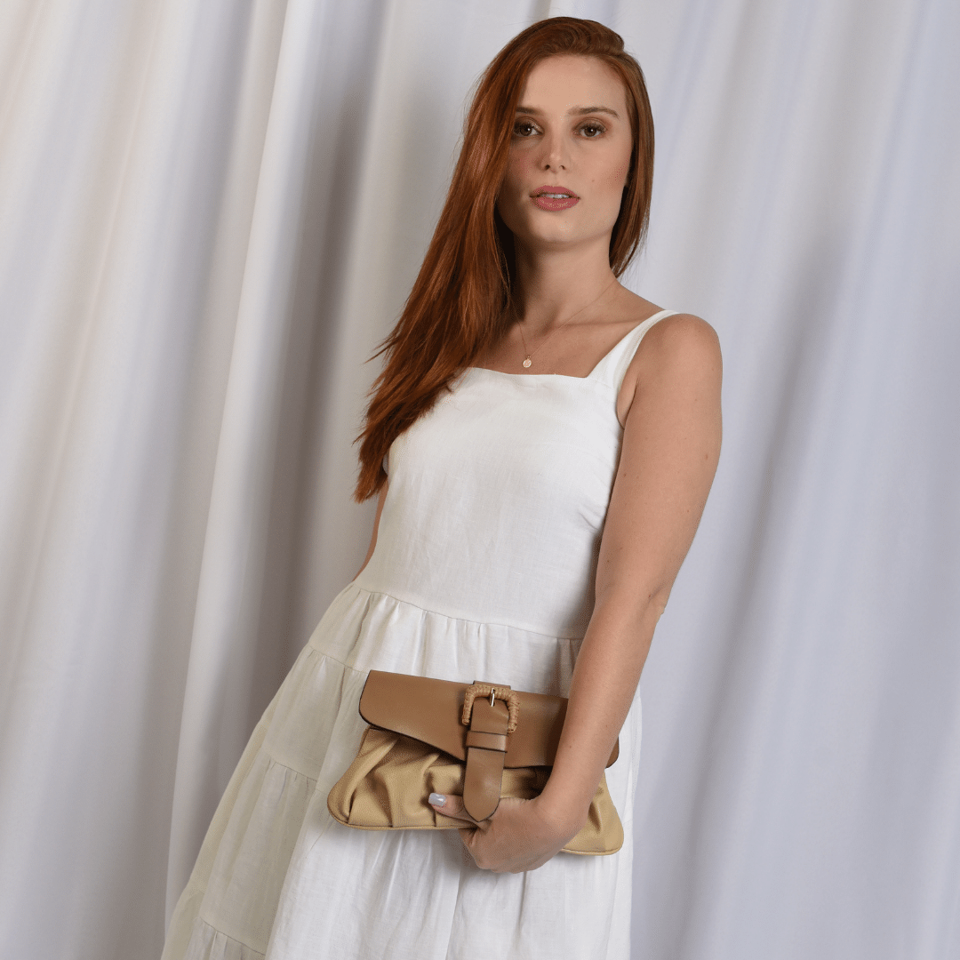 Silvia Clutch Areia